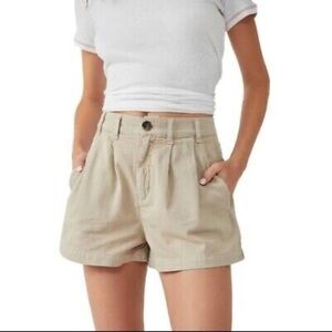 NWT Free People Billie Chino Shorts Size 8 Beige